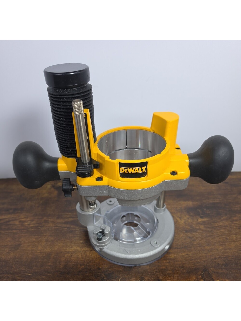 DEWALT DW6182 Plunge Router Base - Picture 3 of 7